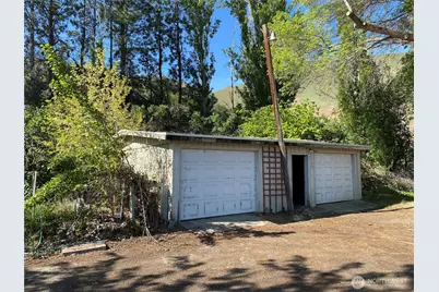 2423 Lower Hedges Road, Wenatchee, WA 98801 - Photo 3