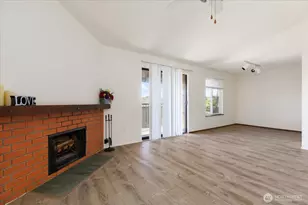 270 SE Barrington Dr, Oak Harbor, WA 98277 - Photo 9