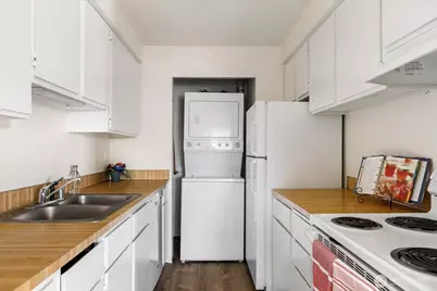 270 SE Barrington Drive #B305, Oak Harbor, WA 98277 - Photo 13