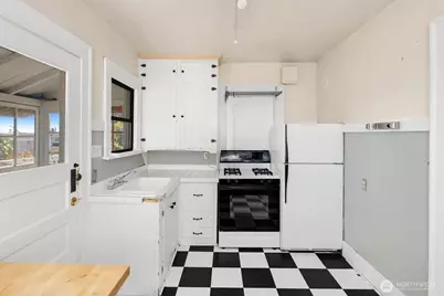 3410 37th Avenue SW, Seattle, WA 98126 - Photo 9