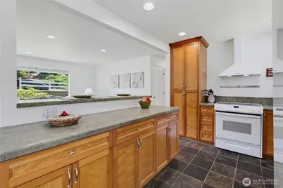11267 145th Avenue SE, Renton, WA 98059 - Photo 5