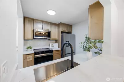 2334 NE 102nd Street #202, Seattle, WA 98125 - Photo 7