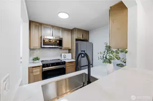 2334 NE 102nd St, Seattle, WA 98125 - Photo 7