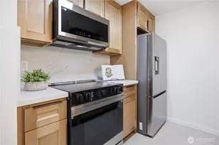 2334 NE 102nd St, Seattle, WA 98125 - Photo 5