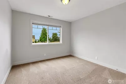 6423 3rd Street Ct E, Fife, WA 98424 - Photo 19