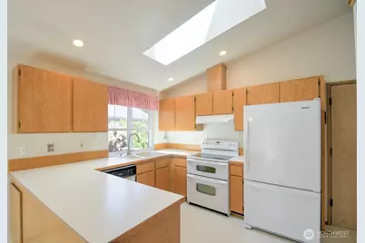 2725 27th Avenue SW, Olympia, WA 98512 - Photo 7