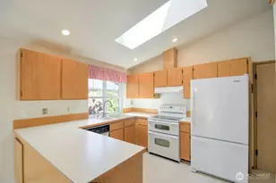 2725 27th Ave SW, Olympia, WA 98512 - Photo 7