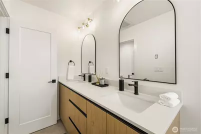 3819 B Fremont Avenue N, Seattle, WA 98103 - Photo 17