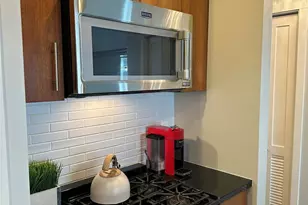 2721 1st Ave, Seattle, WA 98121 - Photo 9