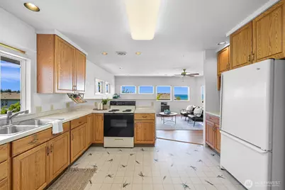1016 12th Street, Bellingham, WA 98225 - Photo 17