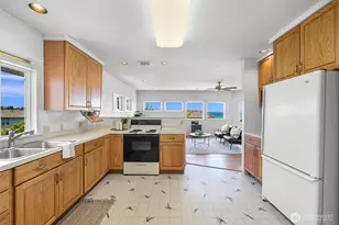 1016 12th St, Bellingham, WA 98225 - Photo 17