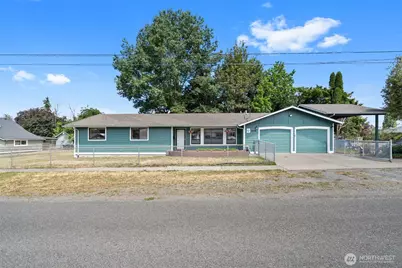 405 W 4th Street, Centralia, WA 98531 - Photo 1