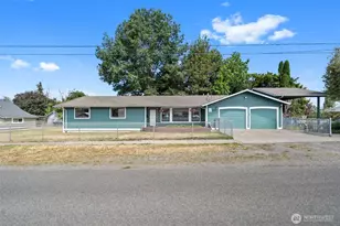 405 W 4th St, Centralia, WA 98531 - Photo 1