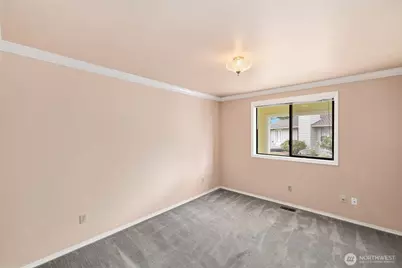 20015 Island Parkway E, Lake Tapps, WA 98391 - Photo 27
