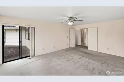 20015 Island Parkway E, Lake Tapps, WA 98391 - Photo 25