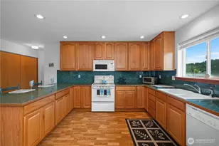 730 E North Bay Rd, Allyn, WA 98524 - Photo 9