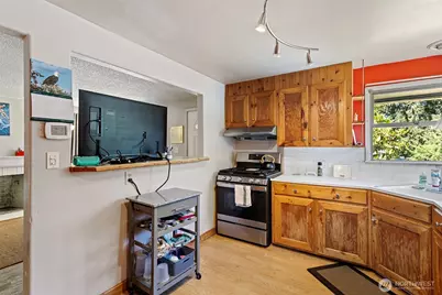 18042 10th Avenue NE, Shoreline, WA 98155 - Photo 9