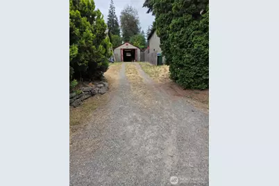 14337 Burke Avenue N, Seattle, WA 98133 - Photo 21