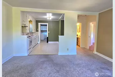 14337 Burke Avenue N, Seattle, WA 98133 - Photo 7