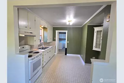 14337 Burke Avenue N, Seattle, WA 98133 - Photo 3