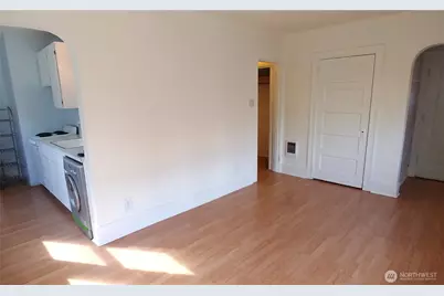 303 N 64th Street, Seattle, WA 98103 - Photo 15