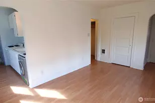 303 N 64th St, Seattle, WA 98103 - Photo 15