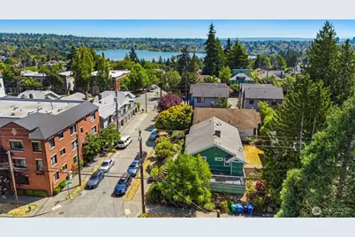 303 N 64th Street, Seattle, WA 98103 - Photo 3