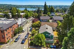 303 N 64th St, Seattle, WA 98103 - Photo 3