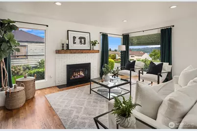 10945 Forest Avenue S, Seattle, WA 98178 - Photo 3
