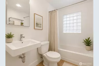 3033 31st Avenue W, Seattle, WA 98199 - Photo 5