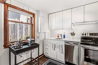 3033 31st Avenue W, Seattle, WA 98199 - Photo 15