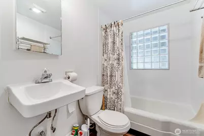 3033 31st Avenue W, Seattle, WA 98199 - Photo 27