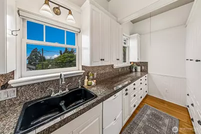 1225 9th Avenue W, Seattle, WA 98119 - Photo 13