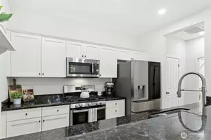 23912 SE 7th St, Sammamish, WA 98074 - Photo 9