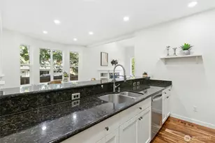23912 SE 7th St, Sammamish, WA 98074 - Photo 11