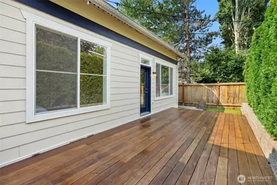 23912 SE 7th St, Sammamish, WA 98074 - Photo 33