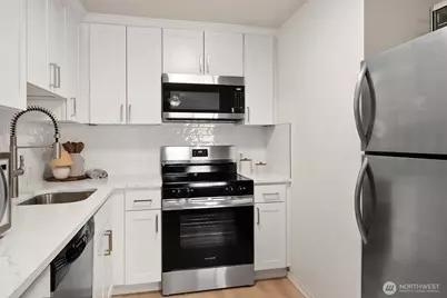 3009 3rd Avenue W #6, Seattle, WA 98119 - Photo 9