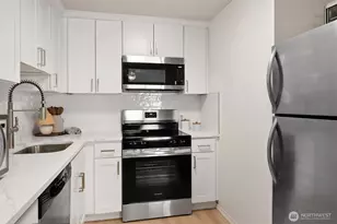3009 3rd Ave W, Seattle, WA 98119 - Photo 9