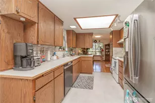 19613 Filbert Dr, Bothell, WA 98012 - Photo 3