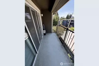 939 N 101st Street #302, Seattle, WA 98133 - Photo 11