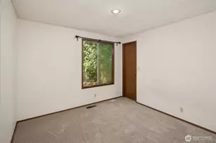 2023 228th Pl NE, Sammamish, WA 98074 - Photo 19