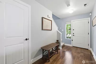 305 Lynnwood Avenue SE, Renton, WA 98056 - Photo 7