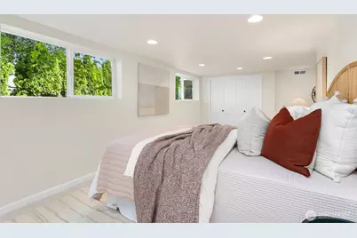 3610 W Viewmont Way W, Seattle, WA 98199 - Photo 19