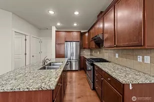 1119 NE Hickory Ln, Issaquah, WA 98029 - Photo 5