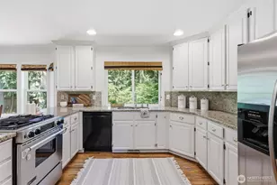 22716 NE 25th Way, Sammamish, WA 98074 - Photo 9