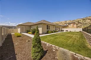 472 Sunny Brooke Ln, Chelan, WA 98816 - Photo 17