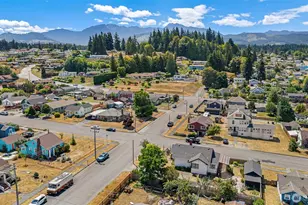 322 S Jones St, Port Angeles, WA 98362 - Photo 37