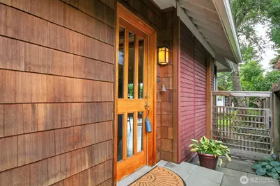 4229 46th Avenue S, Seattle, WA 98118 - Photo 3