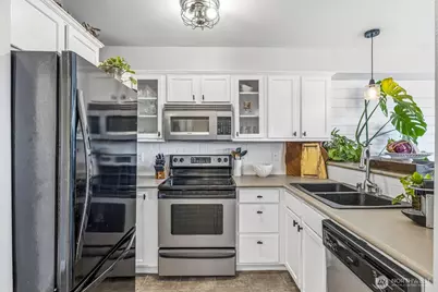 700 32nd Street #A302, Bellingham, WA 98225 - Photo 7