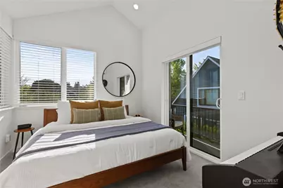 4218 Latona Avenue NE #2, Seattle, WA 98105 - Photo 13